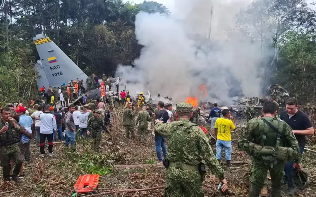 La Fuerza Aeroespacial Colombiana confirma que el avión Hércules accidentado en Putumayo no estaba asegurado debido a un déficit de $ 244.000 millones - Foto: Redes sociales