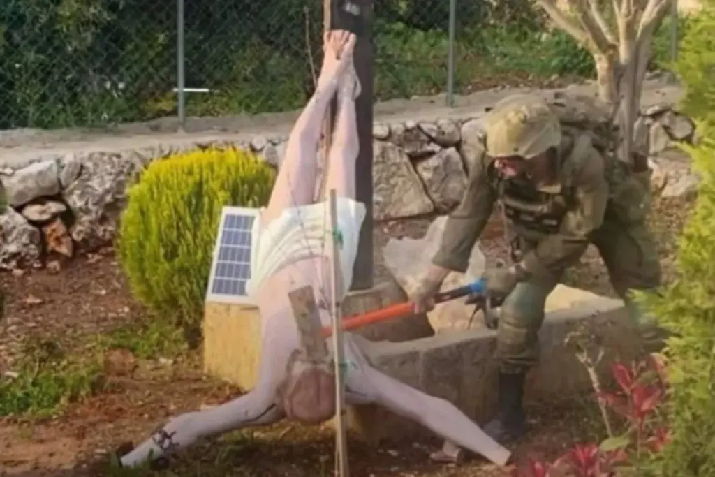 El ejército de Israel y Benjamin Netanyahu condenan el derribo de una estatua de Jesús en Debel, Líbano, tras la difusión de un video viral - Foto: Redes sociales
