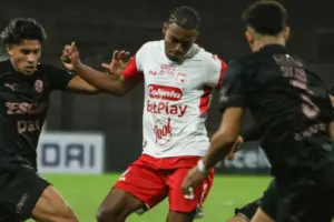 Independiente Santa Fe cae 2-1 ante Platense en Argentina y compromete su futuro en la Copa Libertadores - Foto: @SantaFe