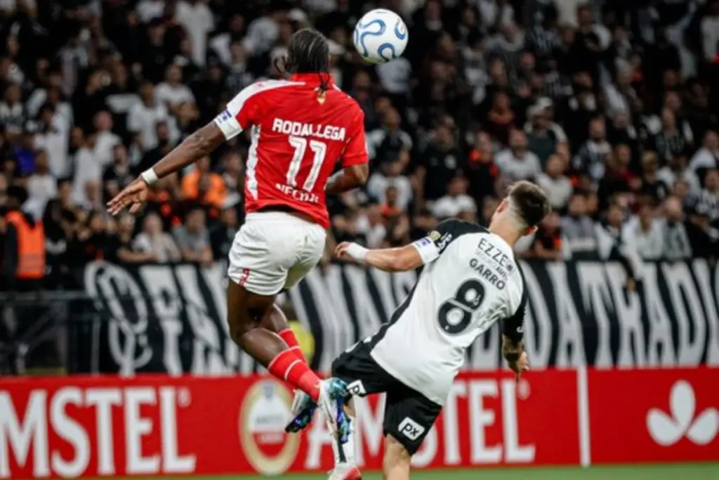 Independiente Santa Fe cayó 2-0 ante Corinthians en Brasil por la segunda fecha de la Copa Libertadores - Foto: @SantaFe
