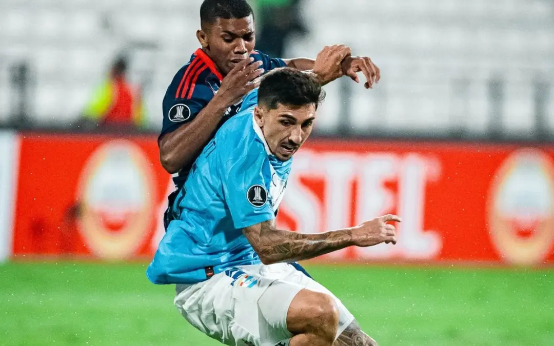 Junior de Barranquilla perdió 2-0 ante Sporting Cristal en Lima y se hunde en el fondo del Grupo F de la Copa Libertadores. Una expulsión temprana de Jermein Peña selló la suerte del 'Tiburón' - Foto: @ClubSCristal