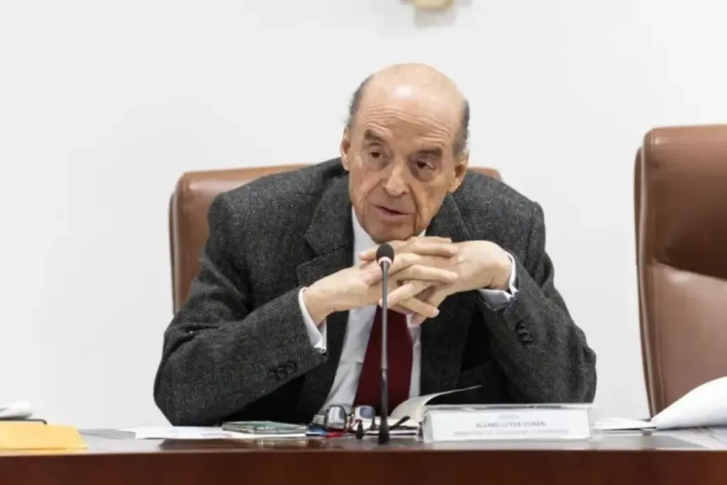 El excanciller Álvaro Leyva rompe el silencio tras su llamado a juicio. Lanza duras acusaciones contra Gustavo Petro, señalando persecución política y "decadencia moral" en la Casa de Nariño - Foto: Redes sociales