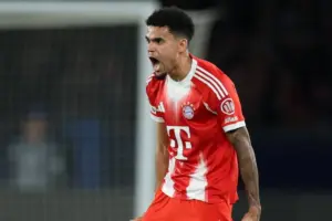 Luis Díaz brilla en las semifinales de la UEFA Champions League 2025/26 y es incluido en el XI ideal tras su exhibición ante el PSG - Foto: @FCBayernES