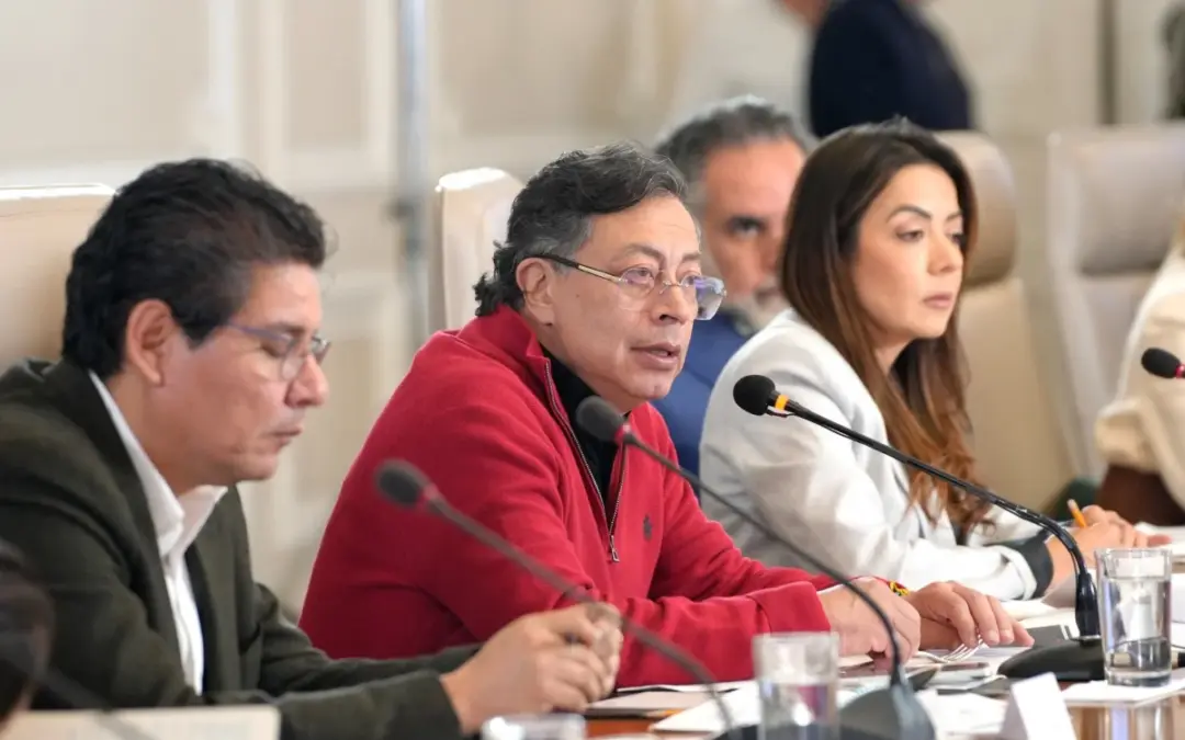 Petro lanza ofensiva por la Constituyente mientras la oposición busca blindar la Constitución de 1991