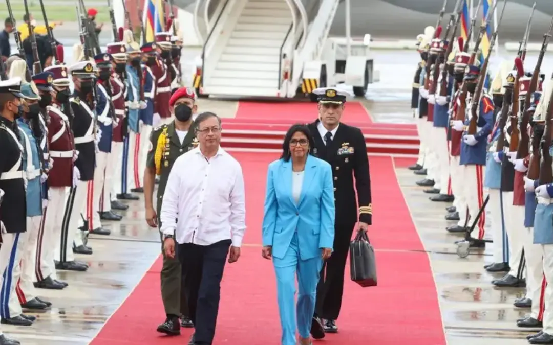 Petro viajará a Venezuela: Propone un modelo de «cogobierno» inspirado en el Frente Nacional para la transición