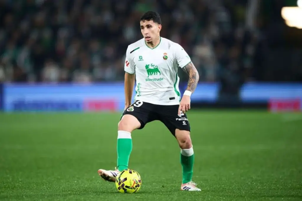 El volante colombiano Gustavo Puerta brilla en el Racing de Santander y despierta el interés del Inter de Milán - Foto: Redes sociales