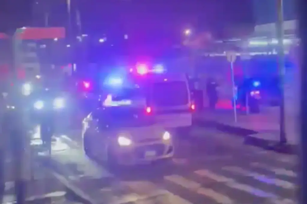 Tragedia en Bogotá: Una violenta riña entre hinchas de Atlético Nacional y Junior de Barranquilla en la localidad de Santa Fe deja dos muertos y varios heridos - Foto: Captura de video