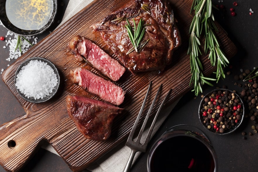 Factory Steak & Lobster demuestra que elegir salsa cambia por completo tu plato de carne