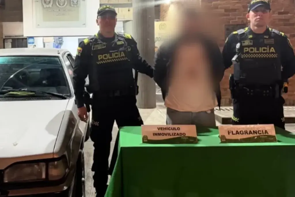 El monitoreo remoto a través de cámaras de seguridad permitió frustrar un millonario robo en un negocio de compra y venta de motocicletas en el barrio La Europa, localidad de Engativá - Foto: Policía de Bogotá