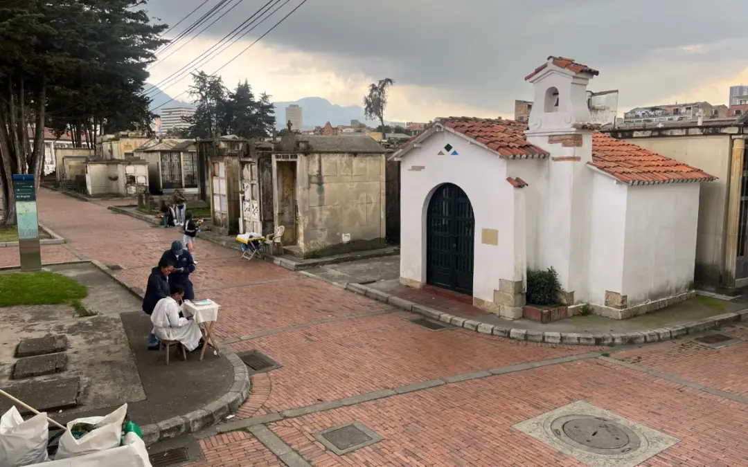 La Contraloría de Bogotá declaró responsable fiscal en primera instancia a Jardines de Luz y Paz S.A.S. por un detrimento de $7.512 millones en los cementerios distritales - Foto: @ContraloriaBta
