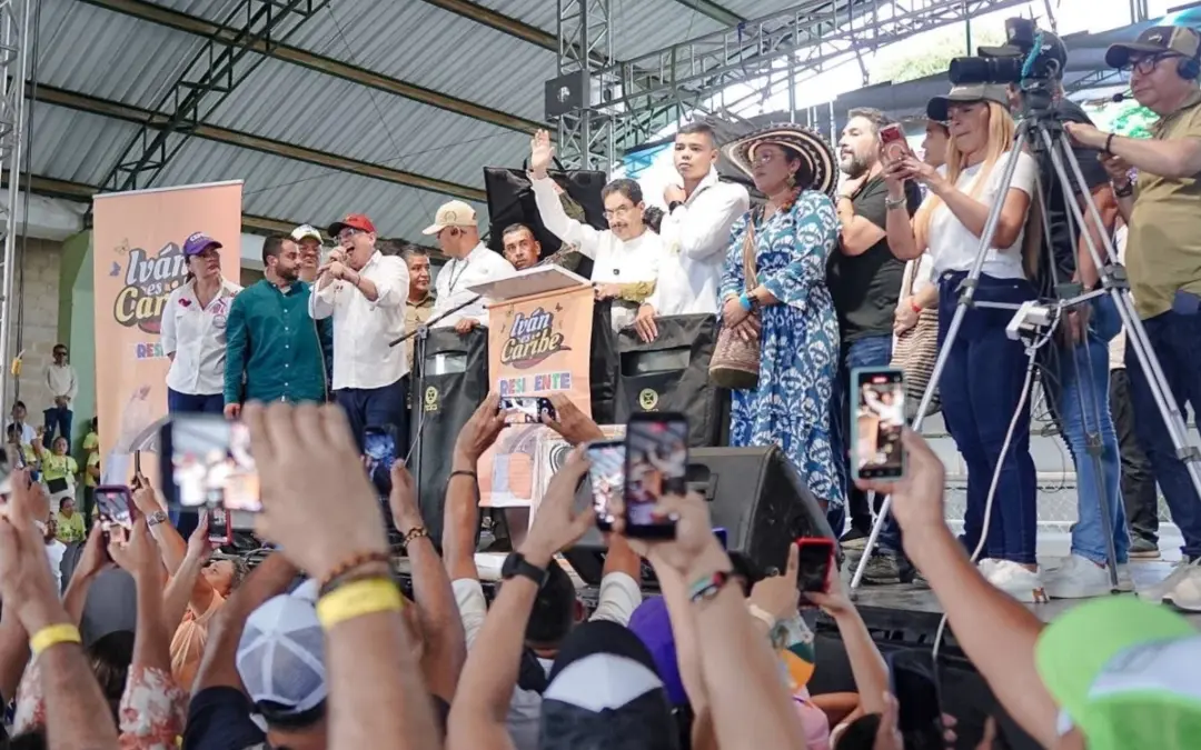 El candidato Iván Cepeda enfrenta fuertes críticas tras participar en un masivo evento político en Sincelejo, Sucre - Foto: Redes sociales