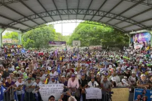 El candidato Iván Cepeda mantiene una activa y polémica agenda en el Caribe a días de las elecciones - Foto: @IvanCepedaCast