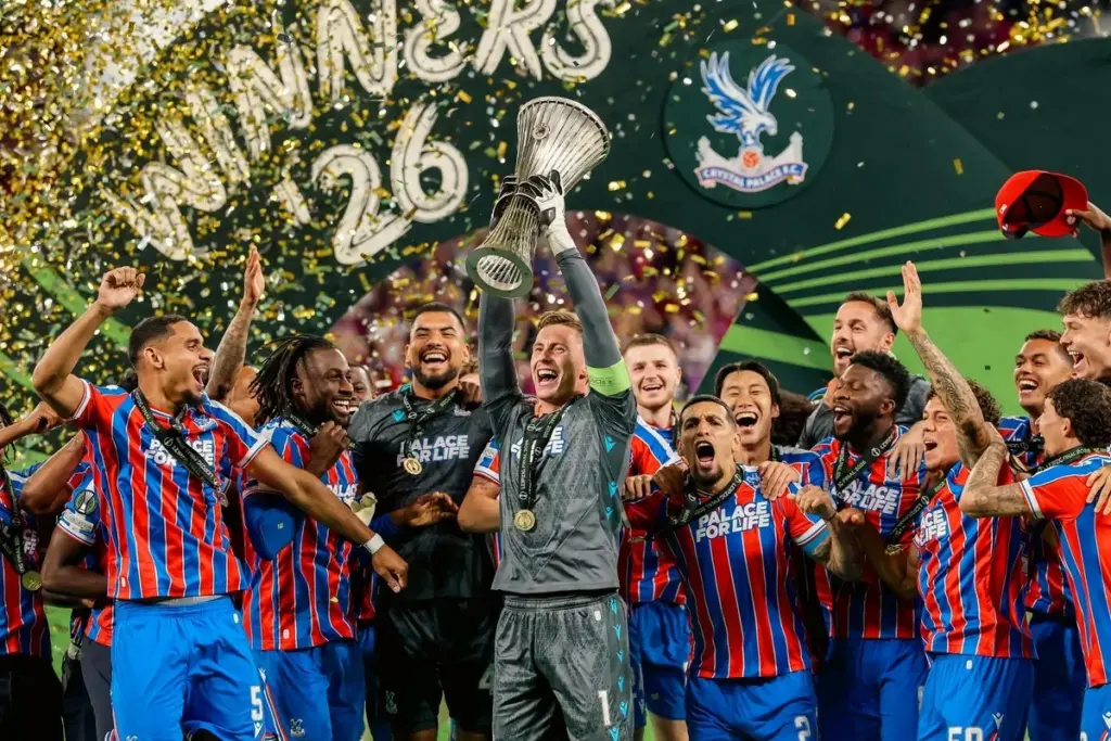 Crystal Palace se consagró campeón de la UEFA Conference League tras derrotar 1-0 al Rayo Vallecano con gol de Mateta - Foto: @CPFC