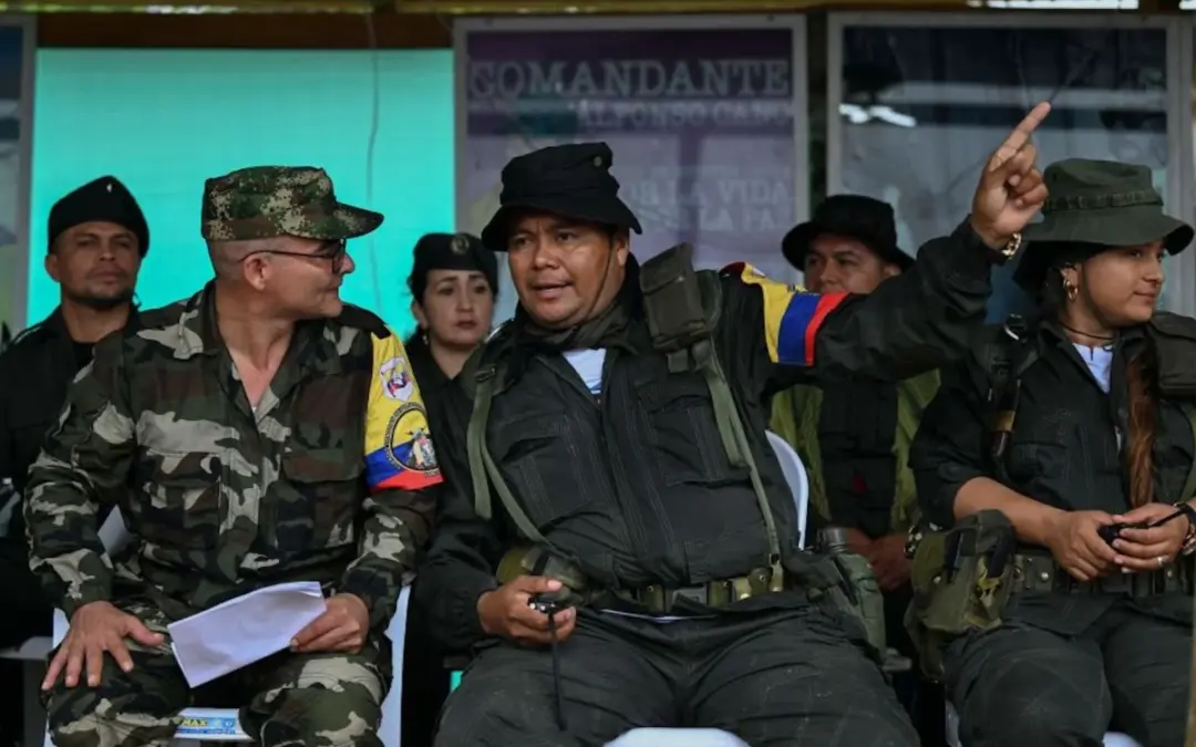 Violentos combates entre las facciones disidentes de "Iván Mordisco" y alias "Calarcá" en San José del Guaviare habrían dejado cerca de 50 muertos, incluyendo presuntamente a menores de edad - Foto: Archivo