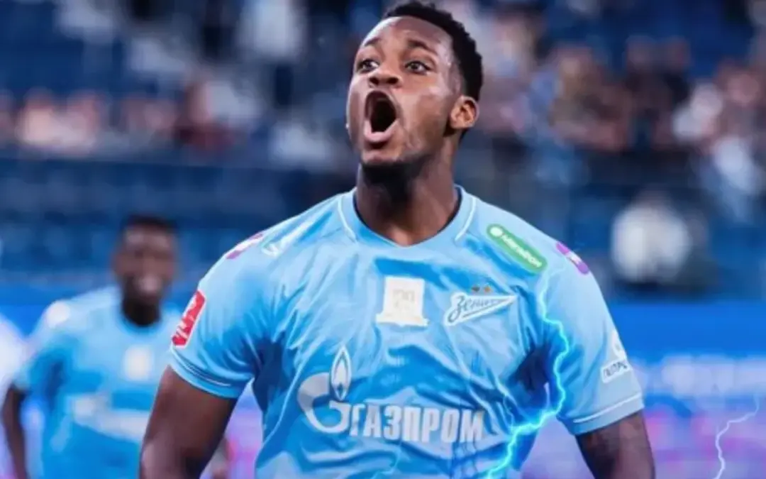 Jhon Jader Durán busca salir del Zenit tras un semestre con poco protagonismo. El delantero colombiano habría sido ofrecido al Galatasaray, pero su historial de indisciplina en Turquía genera dudas en el cuerpo técnico - Foto: Redes sociales