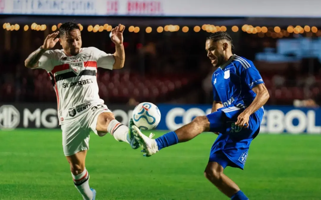 Los seis clubes colombianos definen su futuro en los torneos de la Conmebol Libertadores y Sudamericana esta semana. Junior busca el milagro del repechaje, mientras Medellín, Tolima, Santa Fe, Millonarios y América se juegan la clasificación - Foto: @MillosFCoficial