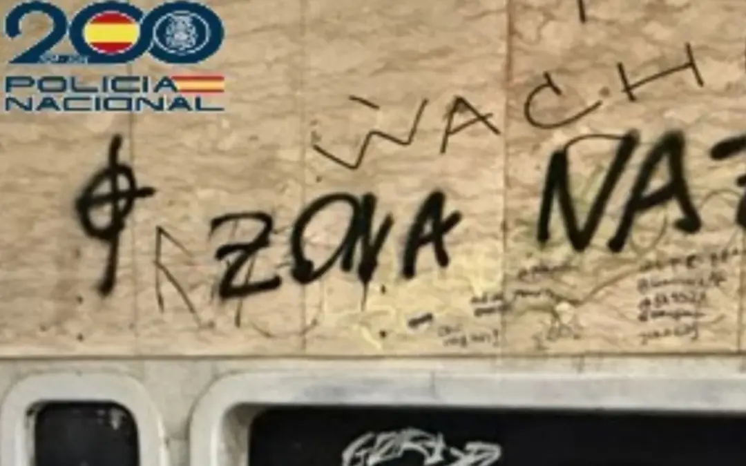 La Policía Nacional de España desmanteló en Asturias al grupo neonazi 'Whiteboys'. 19 jóvenes fueron detenidos por organizar "cacerías" violentas contra colectivos vulnerables y grupos de ideología contraria - Foto: @policia