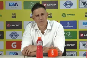 El uruguayo Pablo Peirano fue oficializado como el nuevo director técnico del Atlético Bucaramanga para afrontar el segundo semestre - Foto: Captura de video