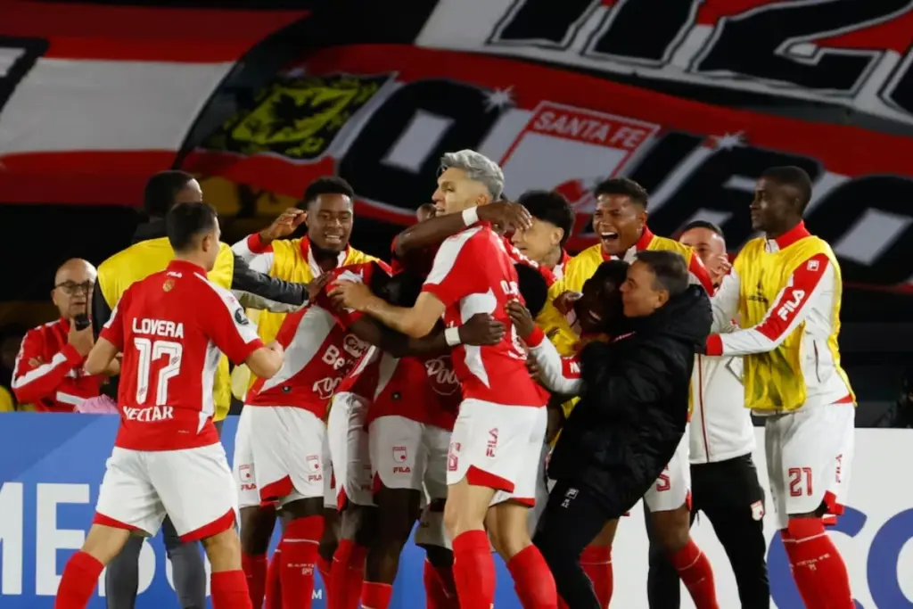 Independiente Santa Fe venció 2-1 a Platense en El Campín y mantiene vivas sus esperanzas en el torneo continental - Foto: Redes sociales