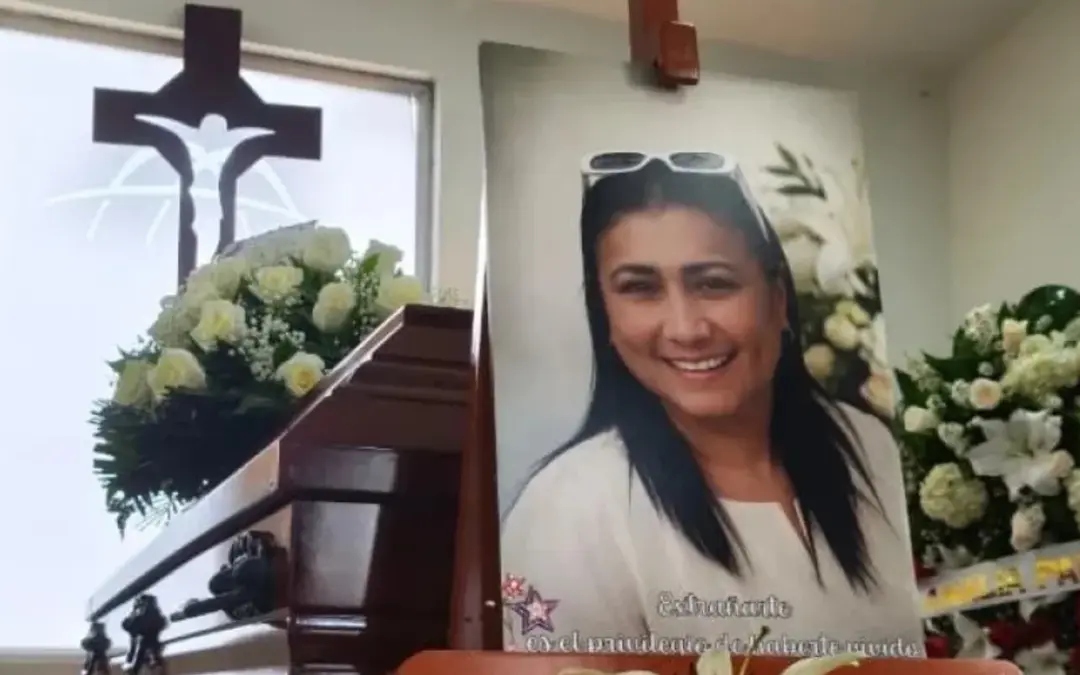 Medicina Legal reveló que la muerte de Yulixa Toloza, de 52 años, fue catalogada como homicidio tras hallar fracturas en 13 costillas, traumas internos y 11 heridas de arma blanca - Foto: Redes sociales