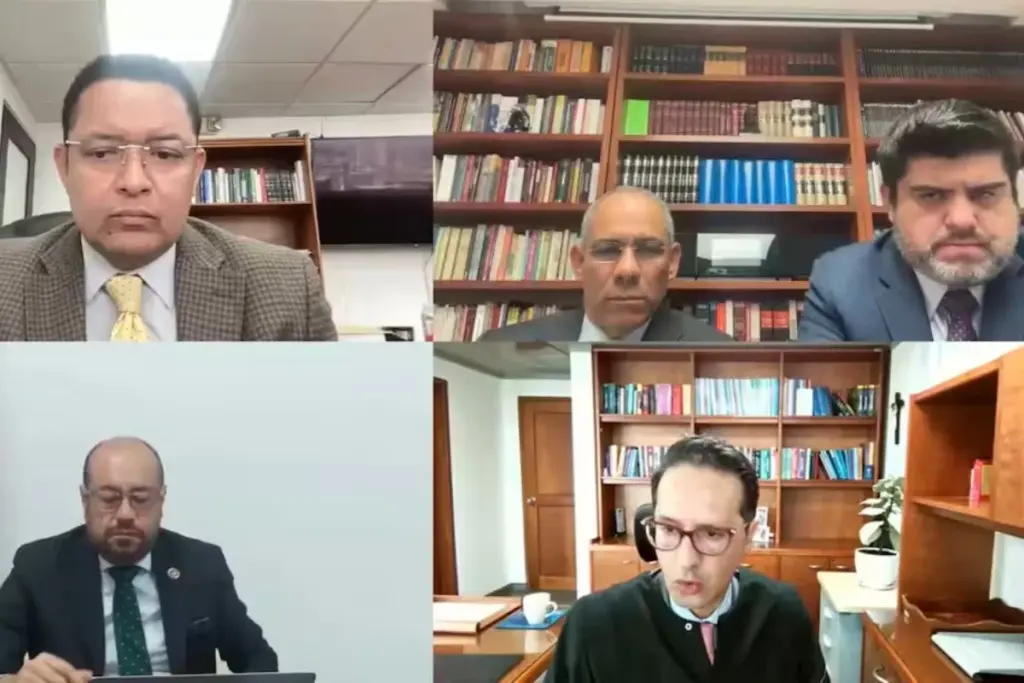 Ante el Tribunal Superior de Bogotá, la Fiscalía imputa al excomandante del Ejército Nacional, Eduardo Zapateiro, por supuestamente, haber acosado sexualmente a subalternas - Foto: Captura de video