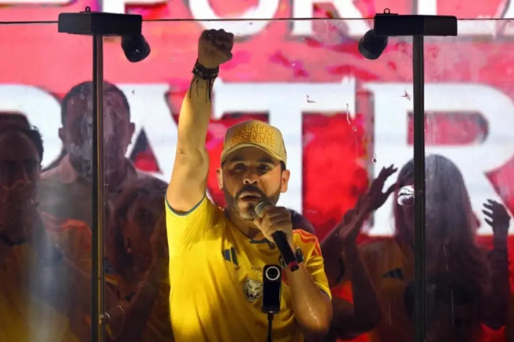Crece la tormenta política en la recta final de la campaña presidencial. Congresistas y líderes del Pacto Histórico desmienten las acusaciones de Abelardo de la Espriella sobre una presunta red de compra de votos en el Caribe - Foto: @AbelardoPTE