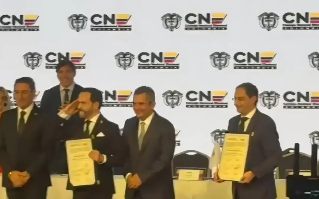 El Consejo Nacional Electoral (CNE) entregó la credencial oficial a Abelardo de la Espriella como presidente electo de Colombia tras obtener 12.9 millones de votos - Foto: Captura de video