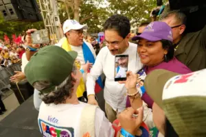 El senador Iván Cepeda solicitó investigar las presuntas concesiones y "gabelas" otorgadas al Clan del Golfo bajo la política de 'Paz Total' del saliente gobierno de Gustavo Petro - Foto: @IvanCepedaCast