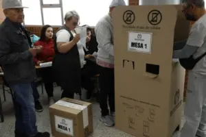 Escrutinio electoral en Colombia: Abelardo De la Espriella mantiene ventaja sobre Iván Cepeda con precisión del 99,99% - Foto: Redes sociales