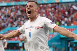 El defensor Tomás Holes se suma a Patrik Schick y anuncia su retiro internacional - Foto: Redes sociales