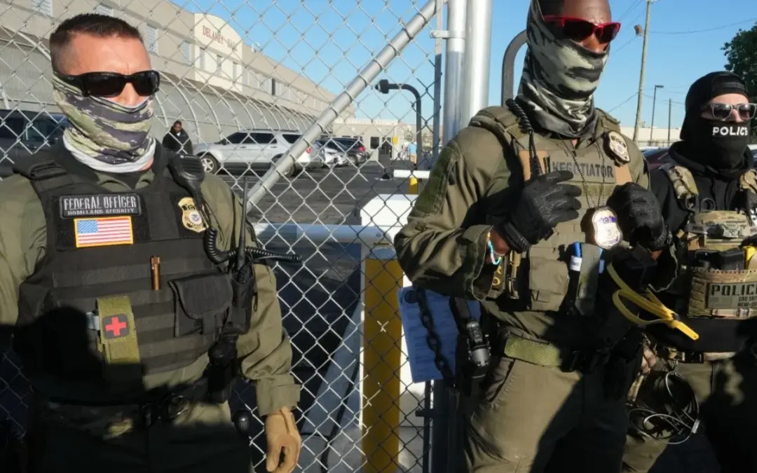 El Senado de EE. UU. aprueba 70.000 millones de dólares para financiar la agenda de deportaciones y control fronterizo de Donald Trump