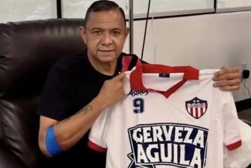 El exfutbolista Iván René Valenciano, máximo goleador histórico del Junior, reveló que padece de trombocitosis esencial, un extraño cáncer de sangre por el que iniciará un tratamiento médico en Estados Unidos - Foto: Redes sociales