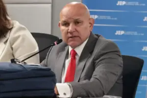 Por incumplir el régimen de condicionalidad y negar ejecuciones extrajudiciales, la JEP expulsó al teniente coronel (r) José Pastor Ruiz Mahecha, cuyos procesos por falsos positivos vuelven a la justicia ordinaria - Foto: @JEP_Colombia