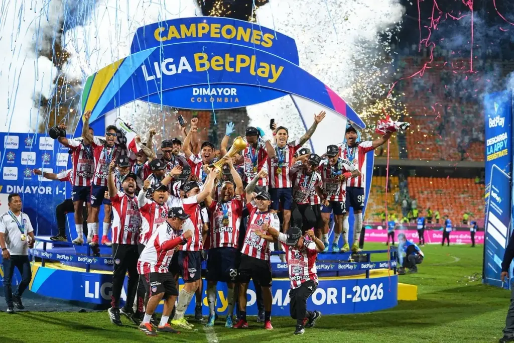 Junior de Barranquilla se coronó campeón de la Liga BetPlay 2026-I tras resistir la embestida de Atlético Nacional en Medellín - Foto: @JuniorClubSA