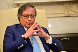 Terremoto institucional en Colombia. La representante Gloria Arizabaleta ordenó suspender provisionalmente al presidente Gustavo Petro por presunta participación en política, desatando un inédito limbo jurídico - Foto: Redes sociales