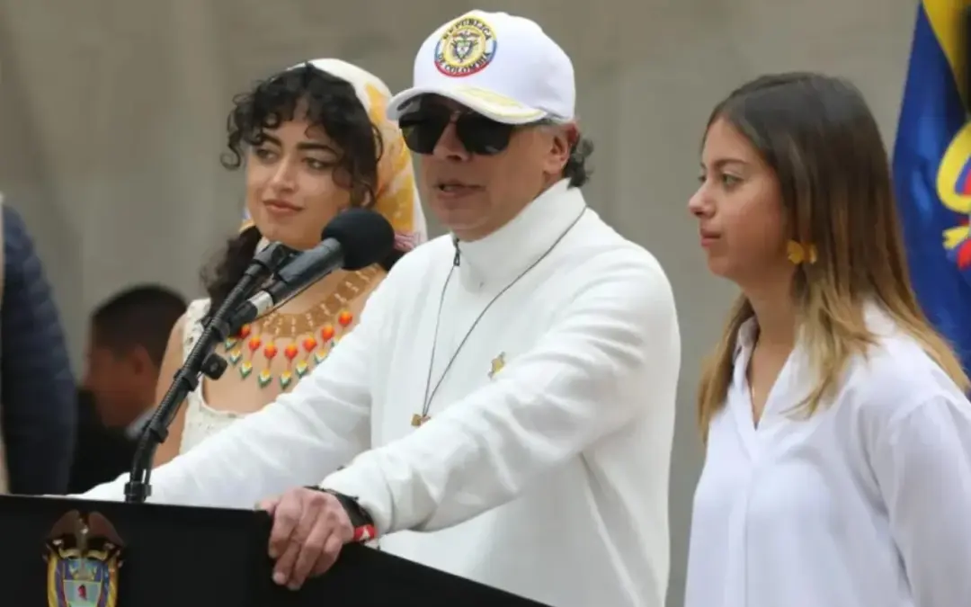 Tras el escrutinio final que ratificó la victoria de Abelardo de la Espriella, el presidente Gustavo Petro anunció el inicio del proceso de empalme y su retiro - Foto: @infopresidencia