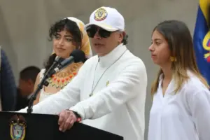 Tras el escrutinio final que ratificó la victoria de Abelardo de la Espriella, el presidente Gustavo Petro anunció el inicio del proceso de empalme y su retiro - Foto: @infopresidencia