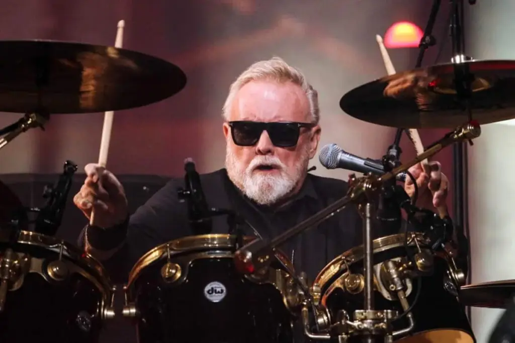 El legendario baterista de Queen, Roger Taylor, anunció el lanzamiento de su séptimo álbum solista 'Violence Insane in a Beautiful World'. Conozca los detalles de su nuevo sencillo y su potente crítica contra la guerra y el odio - Foto: Redes sociales
