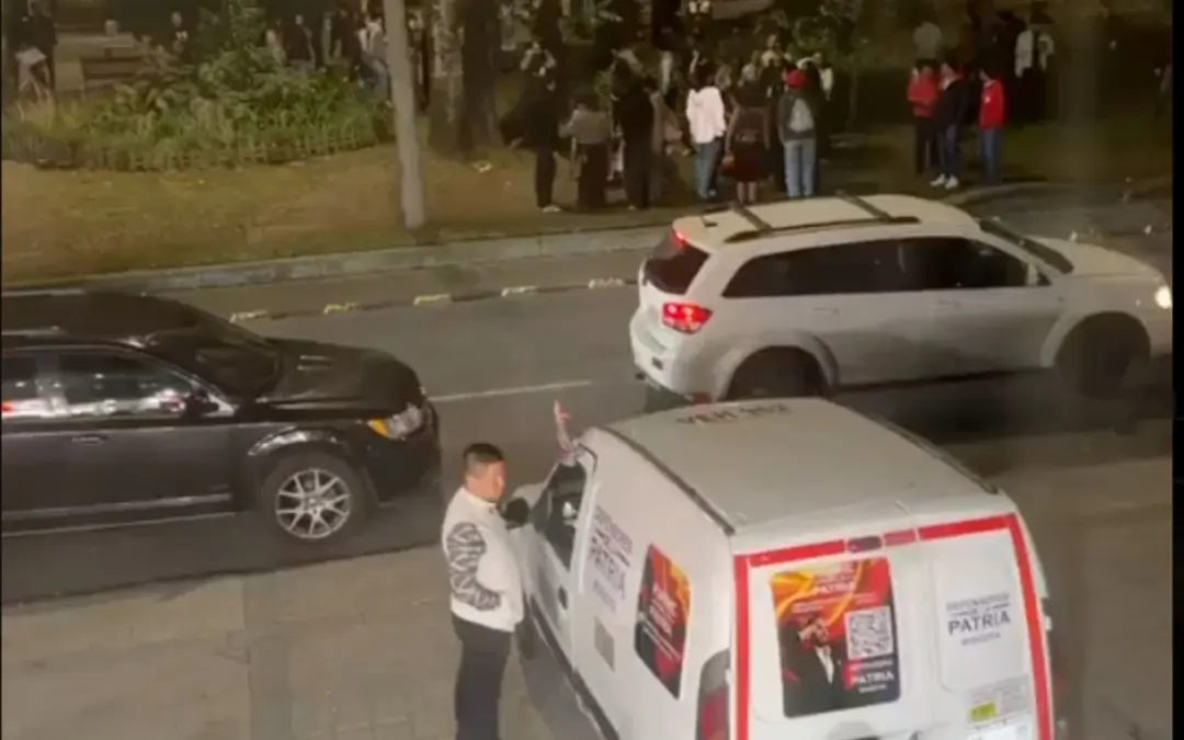 Tensión en la recta final: Secretaría de Seguridad califica de «acción intimidante» las protestas en la sede de Abelardo de la Espriella