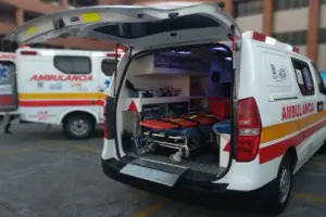El concejal de Bogotá David Saavedra denunció un grave accidente en la calle 13 donde una ambulancia del Distrito habría embestido a un motociclista. La víctima se encuentra en UCI con pronóstico reservado - Foto: Redes sociales