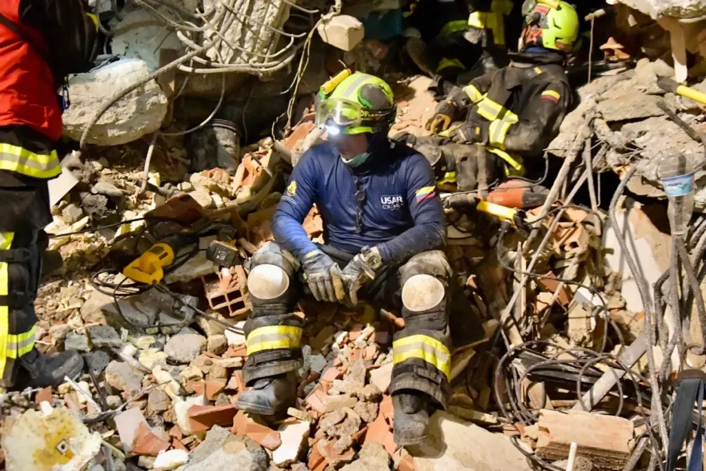 Tras el fuerte terremoto en Venezuela que se sintió en Colombia, Bomberos Bogotá emitió una guía de preparación y supervivencia ante sismos - Foto: @UNGRD