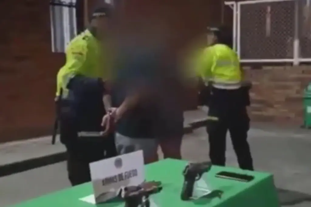 La Policía Metropolitana de Bogotá desarticuló una banda de asaltantes tras una persecución de película en Engativá - Foto: Captura de video