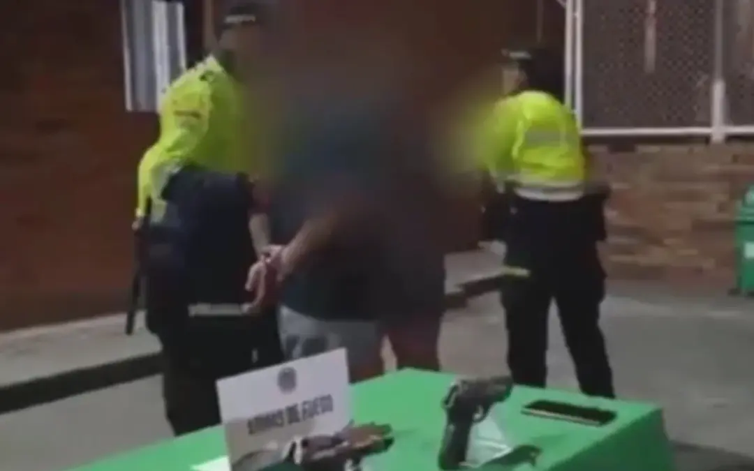 La Policía Metropolitana de Bogotá desarticuló una banda de asaltantes tras una persecución de película en Engativá - Foto: Captura de video