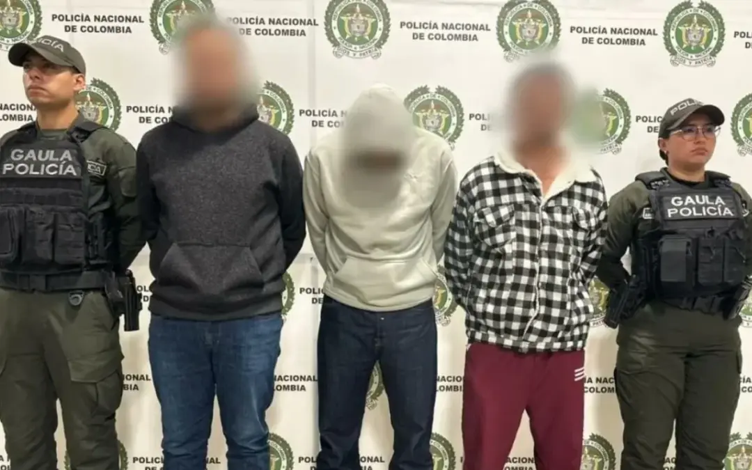 Golpe a la extorsión en Bogotá: Caen tres delincuentes que exigían millones mediante la modalidad de «falsa encomienda»