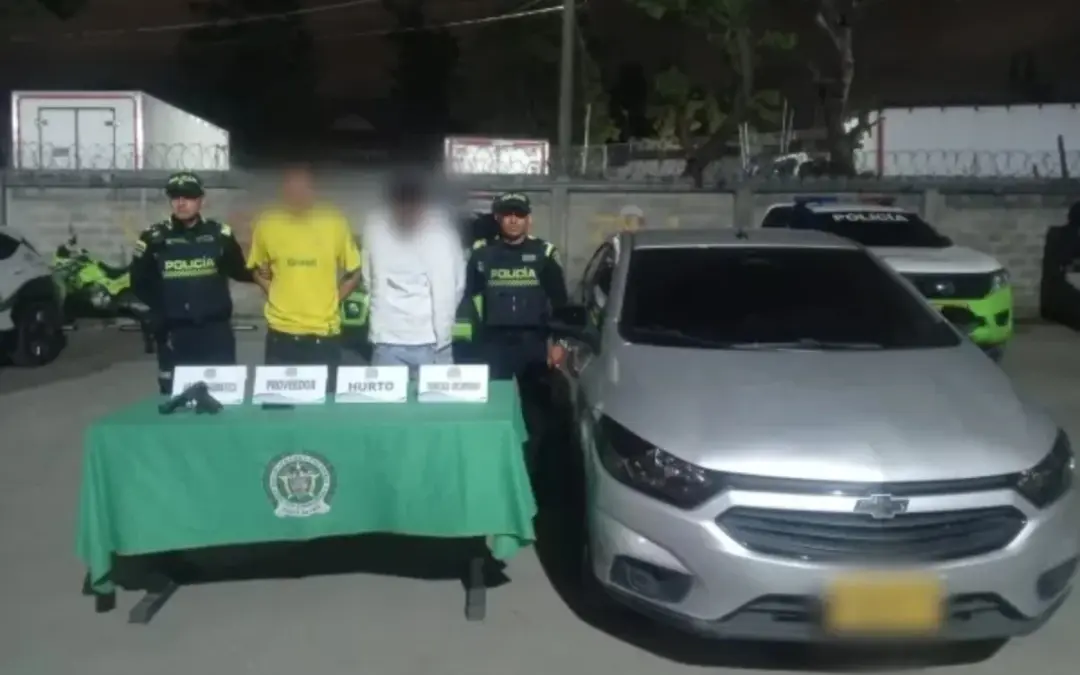 La Policía de Bogotá capturó en flagrancia a cinco delincuentes en Kennedy tras robar cuatro vehículos - Foto: @PoliciaBogota