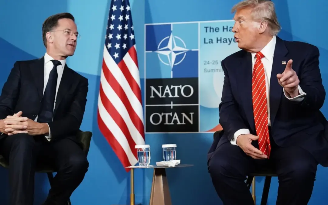 El presidente estadounidense Donald Trump amenazó con romper todo comercio con España por su gasto militar - Foto: Redes sociales