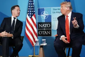 El presidente estadounidense Donald Trump amenazó con romper todo comercio con España por su gasto militar - Foto: Redes sociales