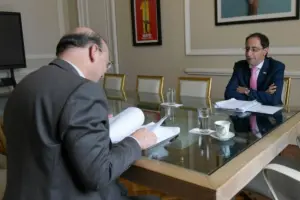 Grave crisis institucional en Colombia. El presidente electo Abelardo de la Espriella ordenó suspender de inmediato el empalme presidencial - Foto: @MinHacienda