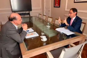 Arranca oficialmente la transición de gobierno en Colombia. José Manuel Restrepo y el ministro Germán Ávila lideraron el primer encuentro de empalme en la Casa de Nariño - Foto: @MinHacienda
