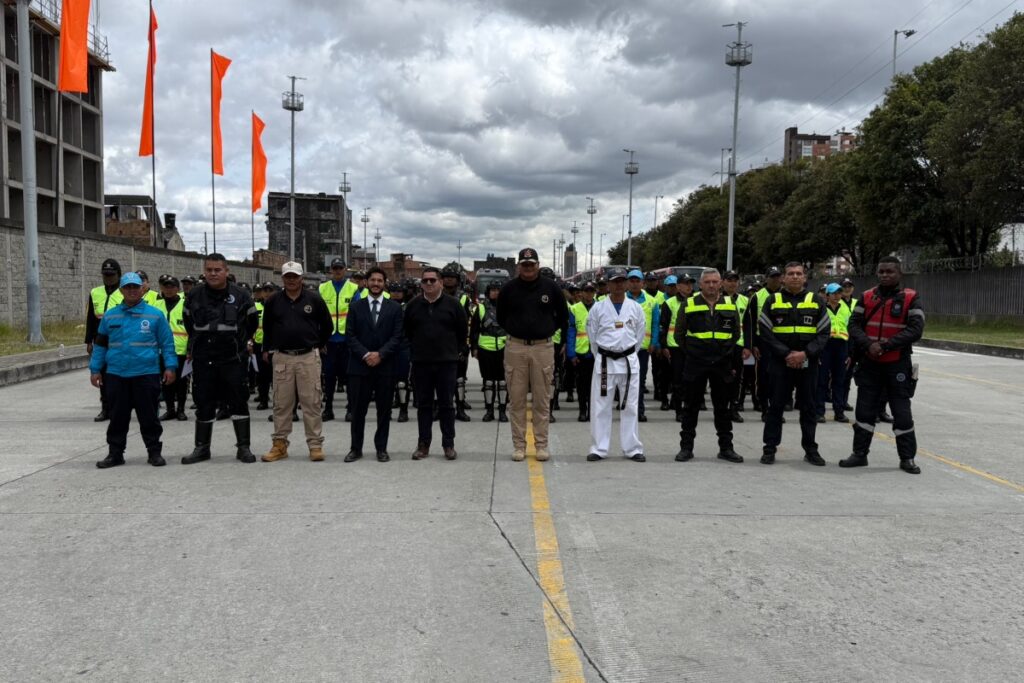El concejal Juan David Quintero propuso al presidente electo Abelardo De La Espriella la creación del EMAC, un cuerpo de elite para garantizar la seguridad en TransMilenio y el Metro de Bogotá - Foto: @JD_Quinteror